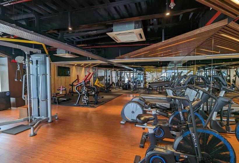 هتل The Peninsula Chittagong Limited