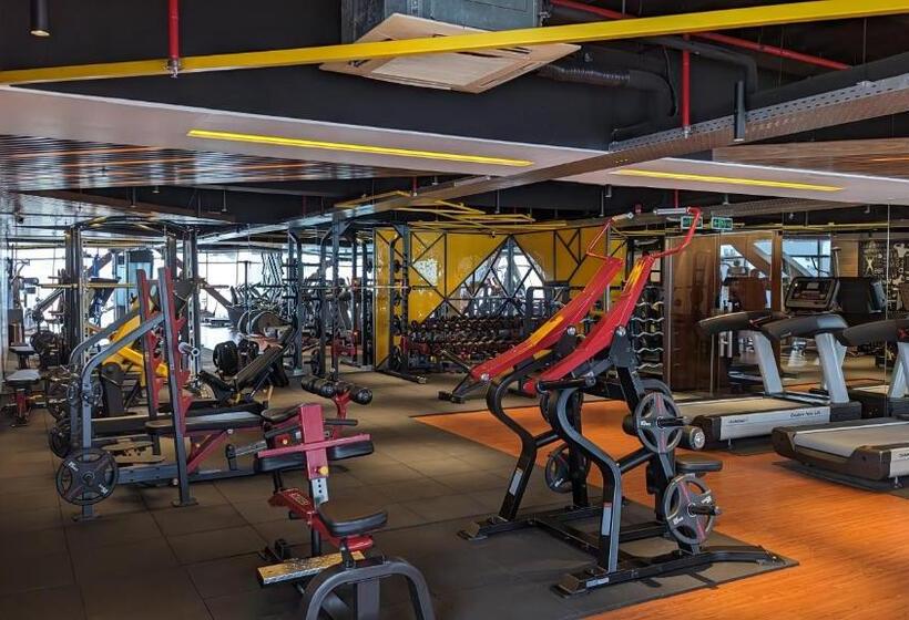 هتل The Peninsula Chittagong Limited