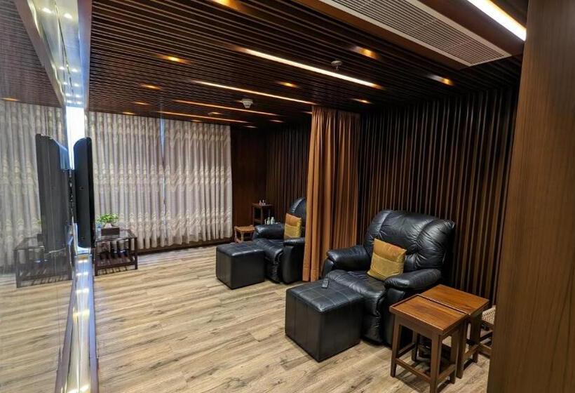 هتل The Peninsula Chittagong Limited