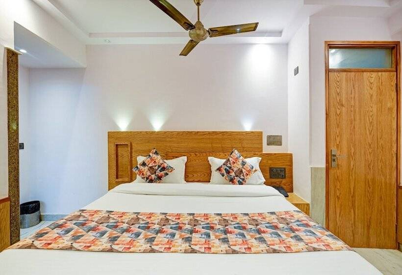 Отель The Natraj Yes Please New Delhi