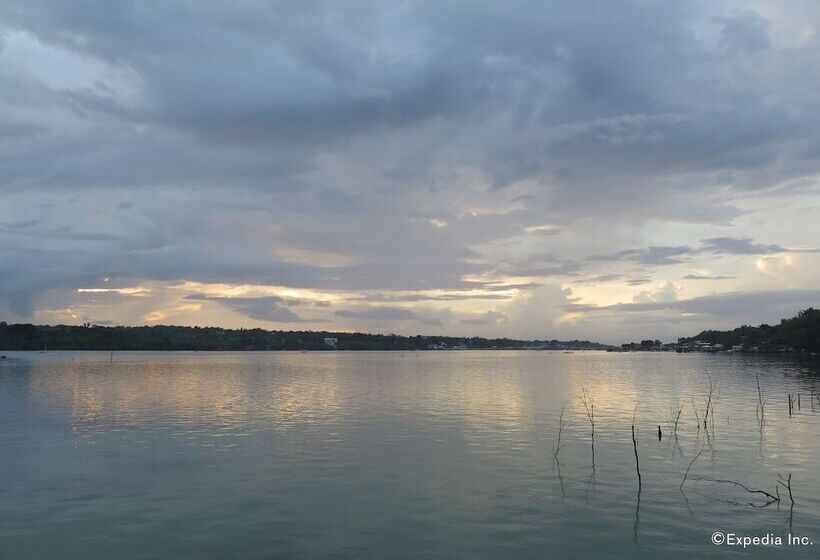 هتل Villa Alzhun Tourist Inn And Restaurant