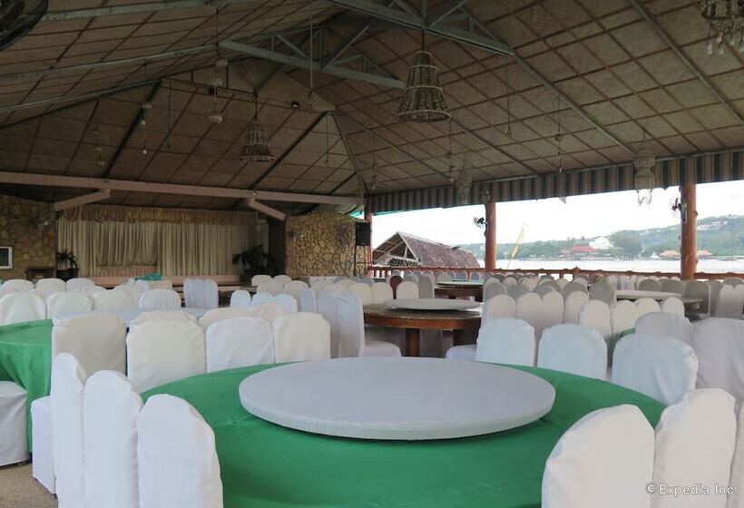 هتل Villa Alzhun Tourist Inn And Restaurant