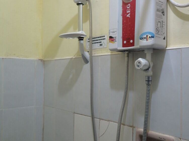 هتل Villa Alzhun Tourist Inn And Restaurant