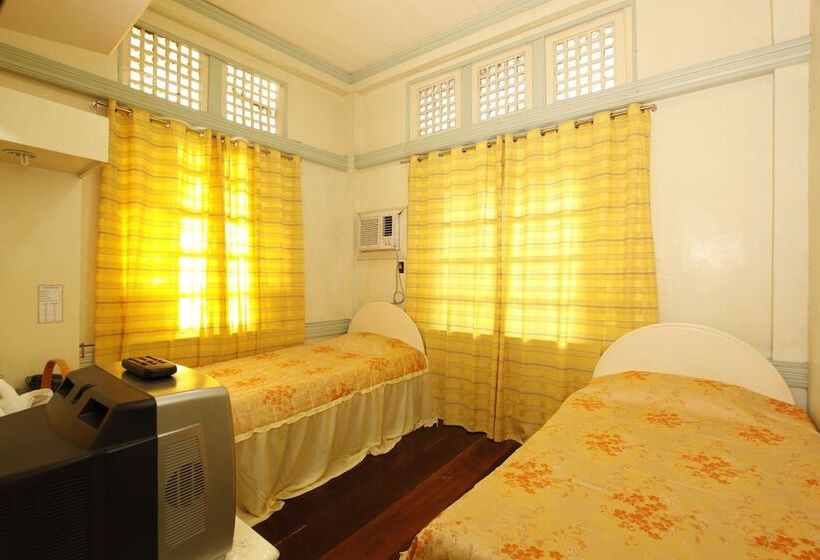 هتل Villa Alzhun Tourist Inn And Restaurant