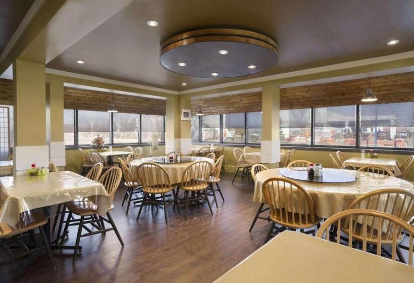 מוטל Nice Inn Edmonton