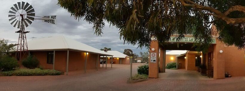 Mud Hut Motel