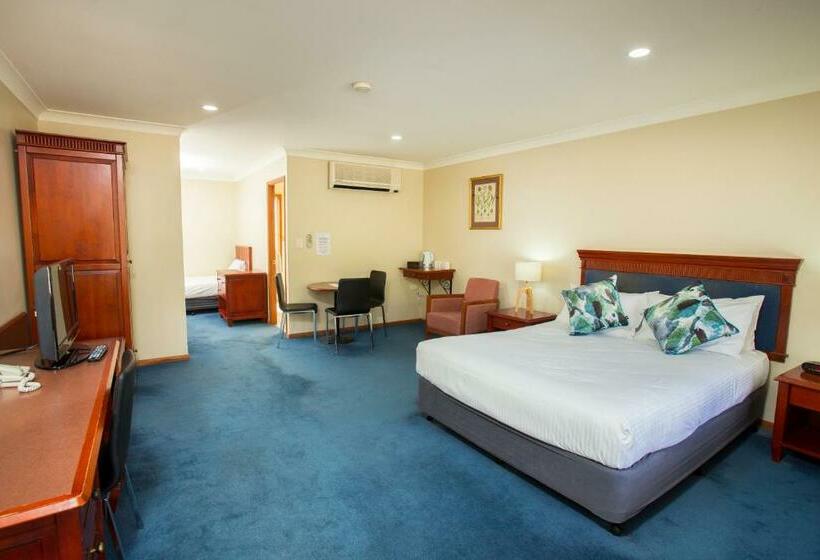 Nightcap At Federal Hotel Toowoomba