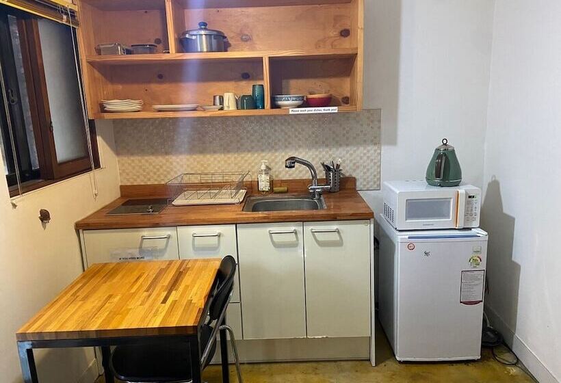 بنسيون High Street Guest House Hongdae   Hostel