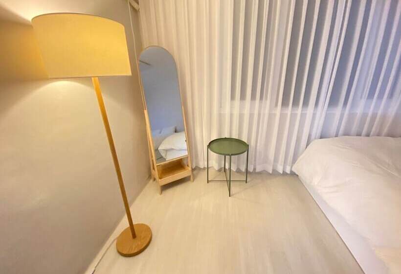 بنسيون High Street Guest House Hongdae   Hostel