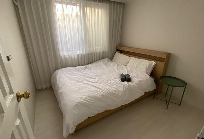 بنسيون High Street Guest House Hongdae   Hostel