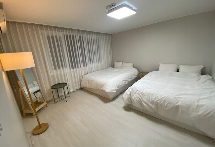بنسيون High Street Guest House Hongdae   Hostel