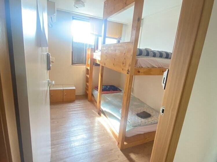 بنسيون High Street Guest House Hongdae   Hostel
