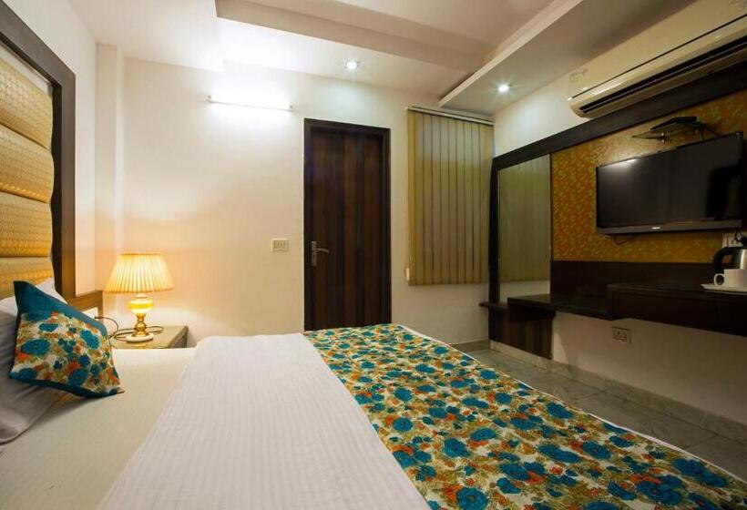 Shri Vinayak At New Delhi Railway Station By Rcg Hotels