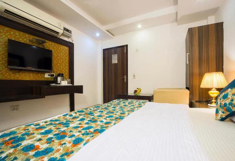 Shri Vinayak At New Delhi Railway Station By Rcg Hotels