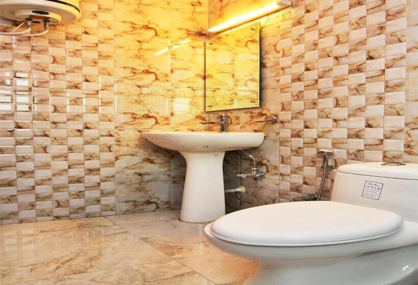 Shri Vinayak At New Delhi Railway Station By Rcg Hotels