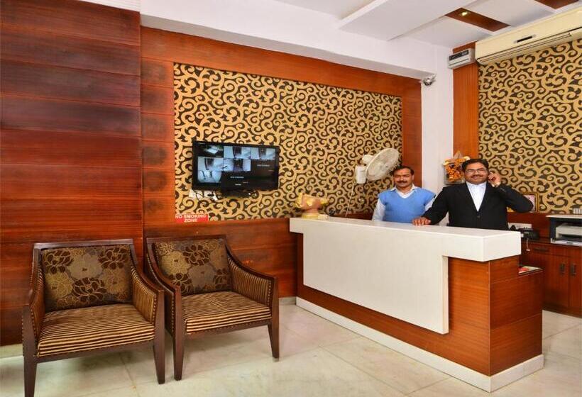 Shri Vinayak At New Delhi Railway Station By Rcg Hotels