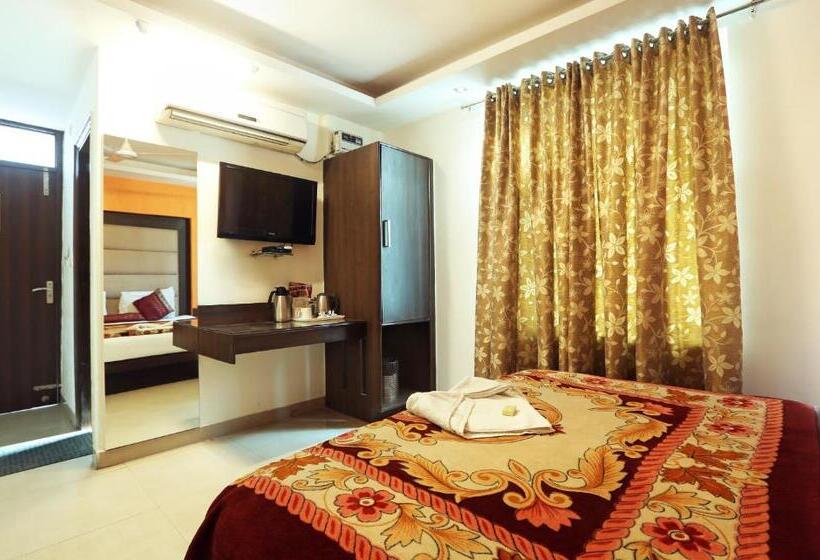 Shri Vinayak At New Delhi Railway Station By Rcg Hotels