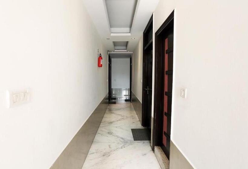 Shri Vinayak At New Delhi Railway Station By Rcg Hotels