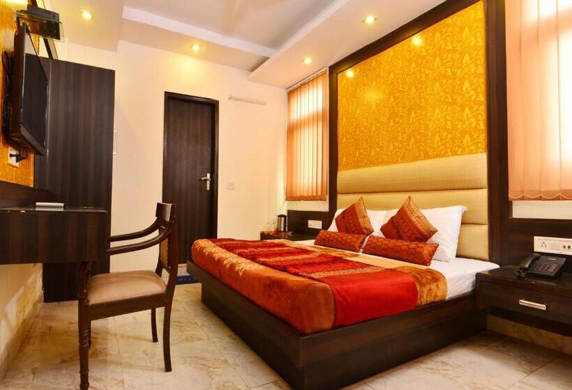 Shri Vinayak At New Delhi Railway Station By Rcg Hotels