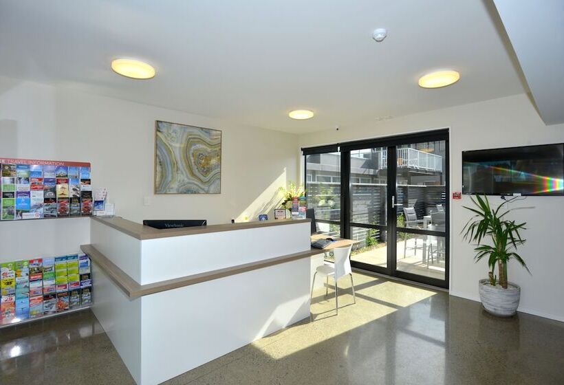 Southwark Hotel & Apartments