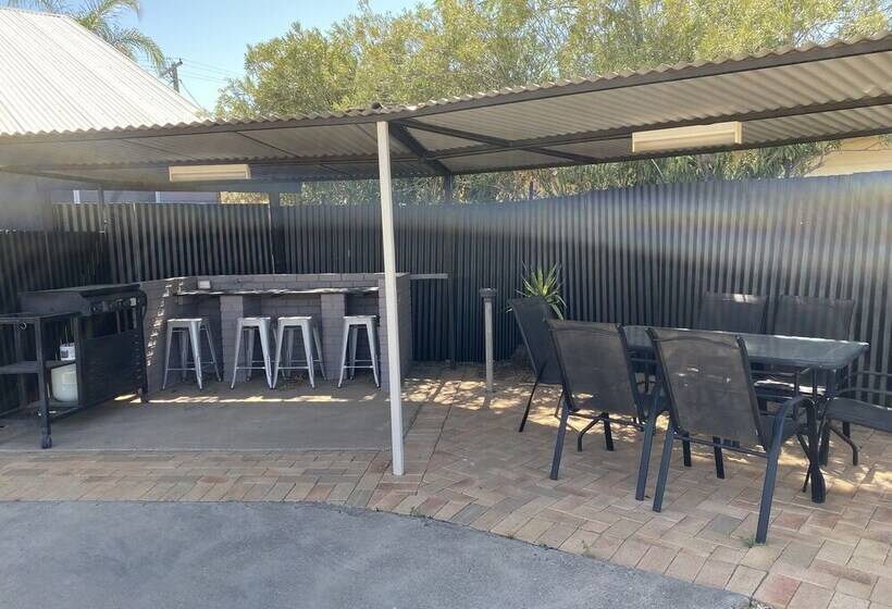 The Major Mitchell Motel