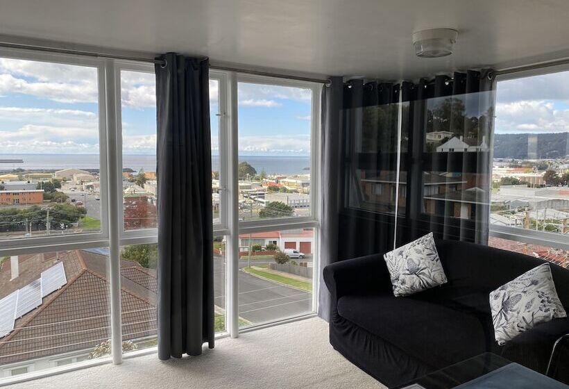 The Menai Hotel Motel