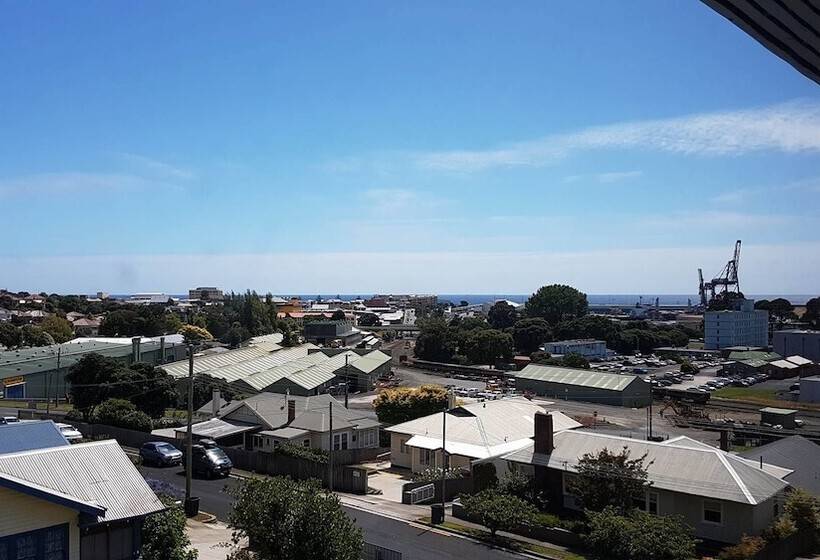 The Menai Hotel Motel