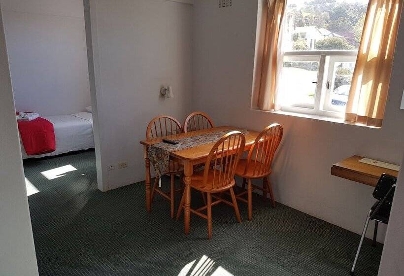 The Menai Hotel Motel