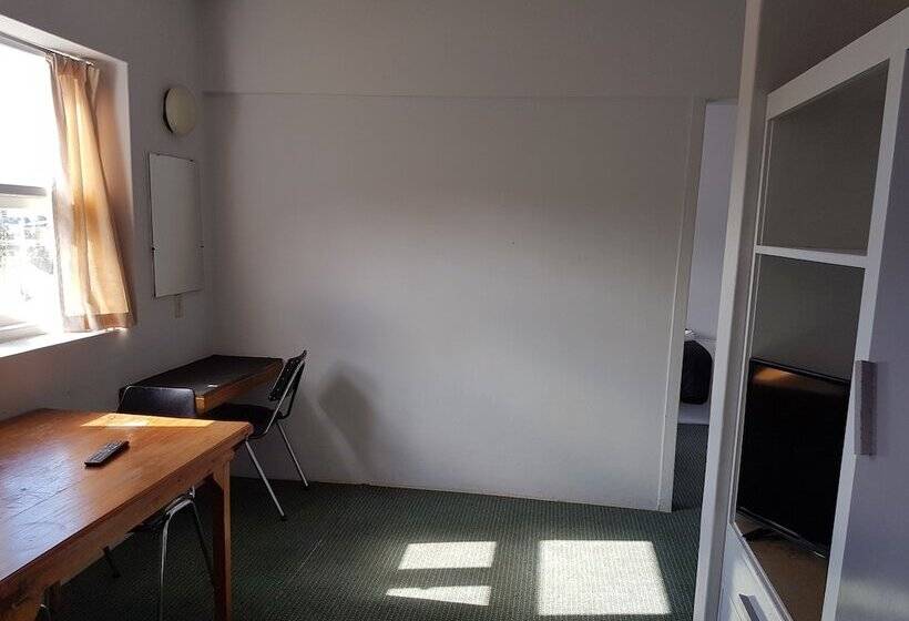 The Menai Hotel Motel