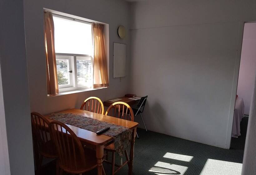 The Menai Hotel Motel