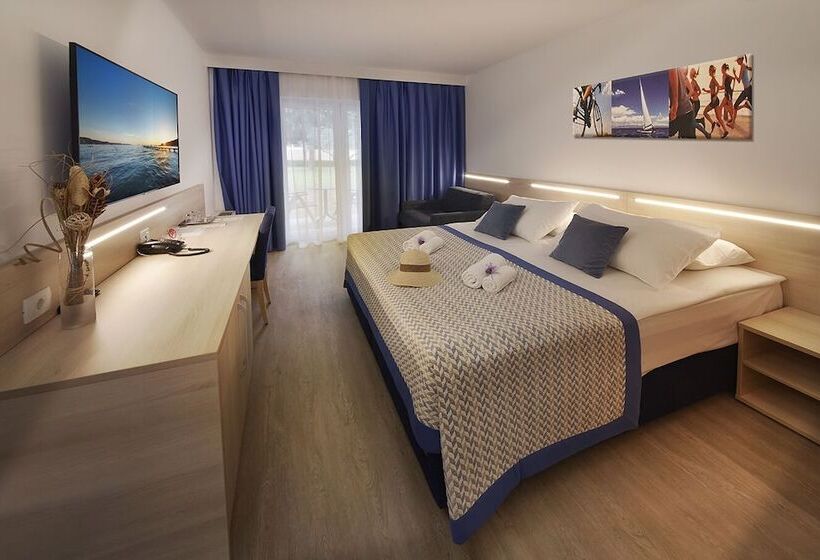 Camping Adria Ankaran   Pitches