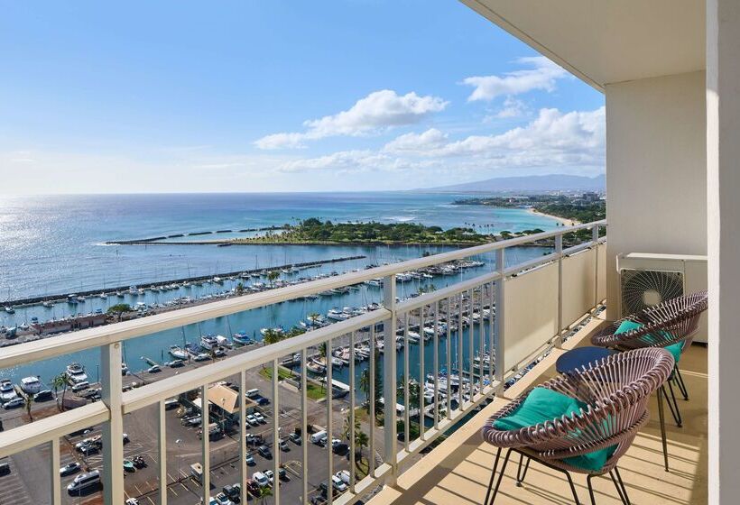 Waikiki Marina Resort At The Ilikai
