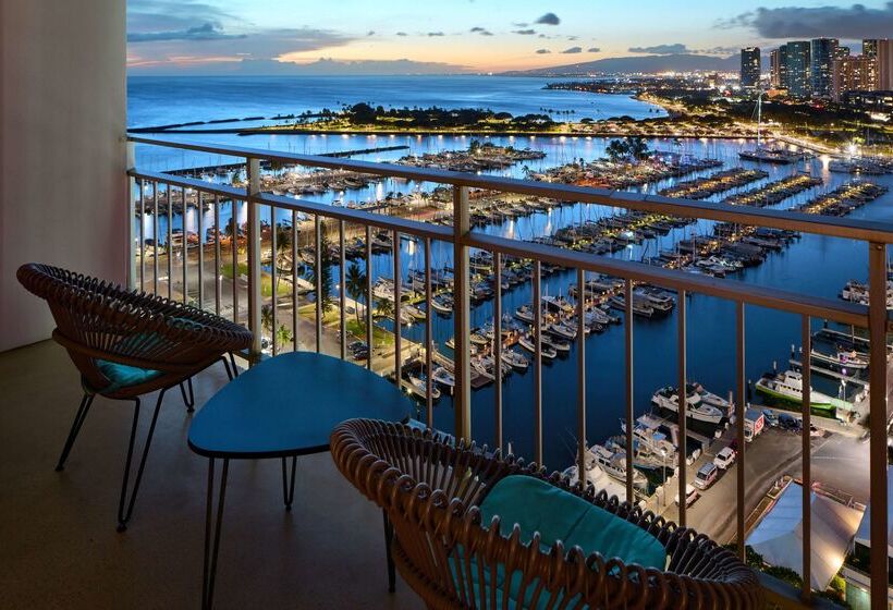 Waikiki Marina Resort At The Ilikai