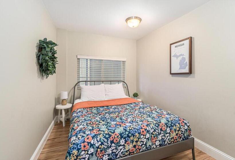 Отель Arrowhead Resort