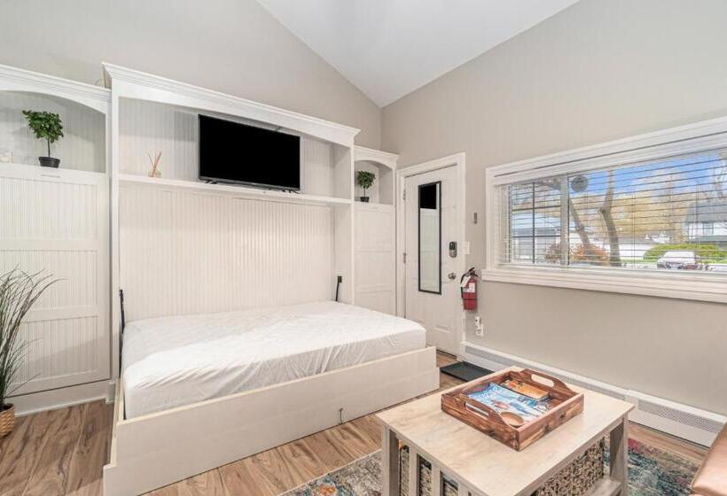 Отель Arrowhead Resort