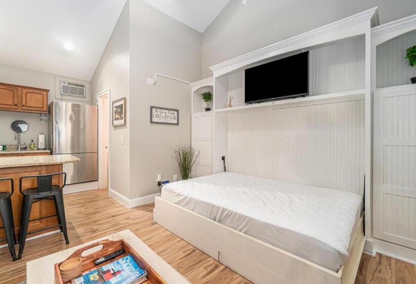 Отель Arrowhead Resort