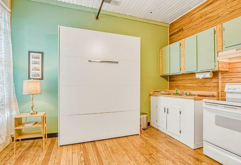 هتل Carbo House Eleven