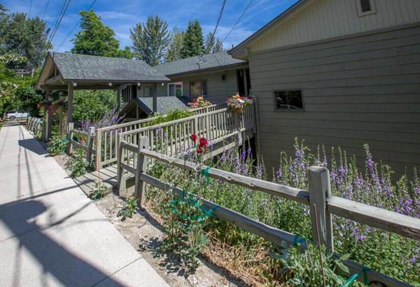 فندق Driftwood Waterfront Gem