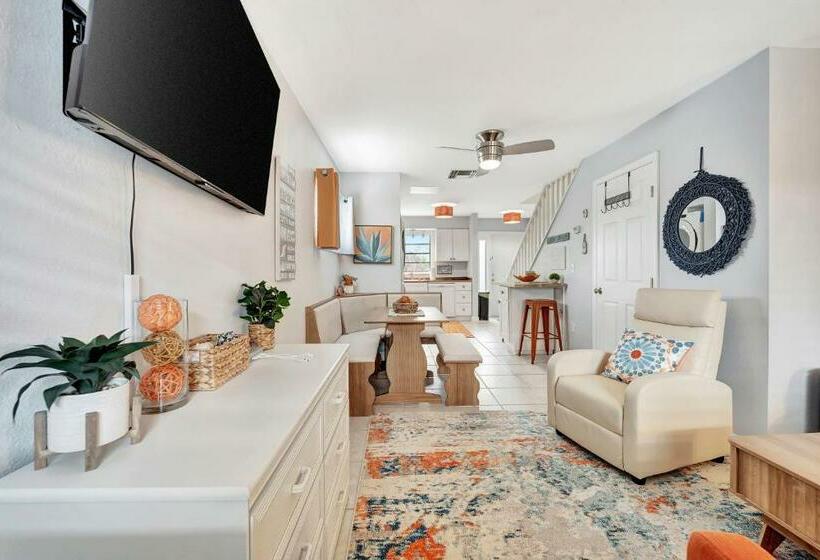 فندق Fort Myers Retreat