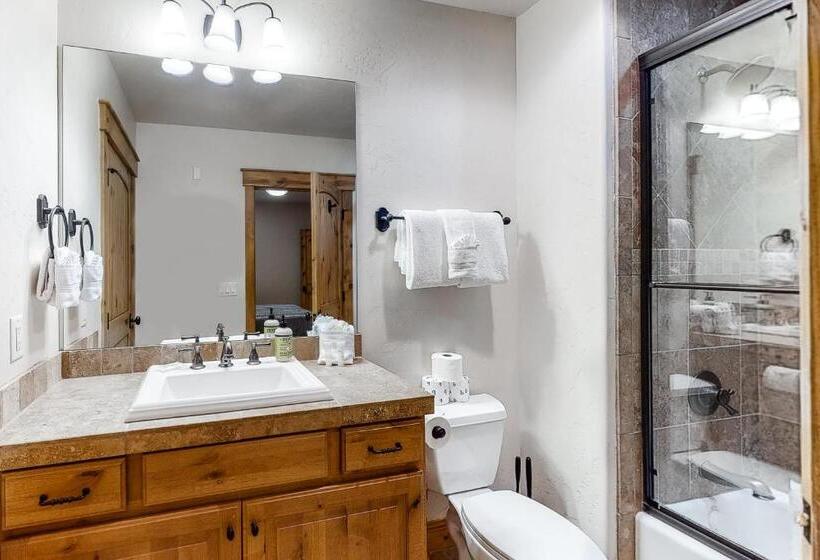 בית מלון כפרי Mountain Retreat On 1st