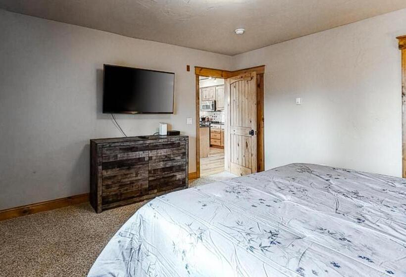 בית מלון כפרי Mountain Retreat On 1st