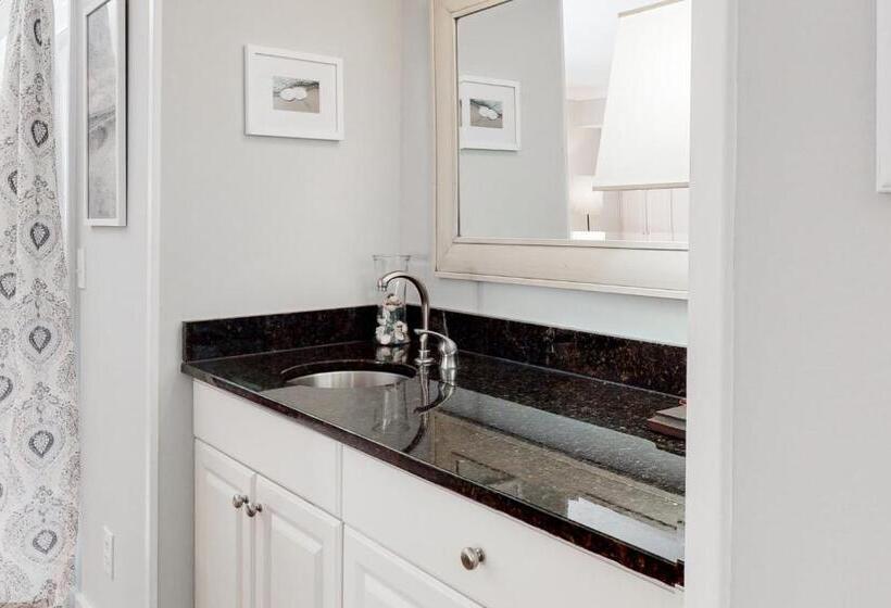 Отель Shipmaster 1805