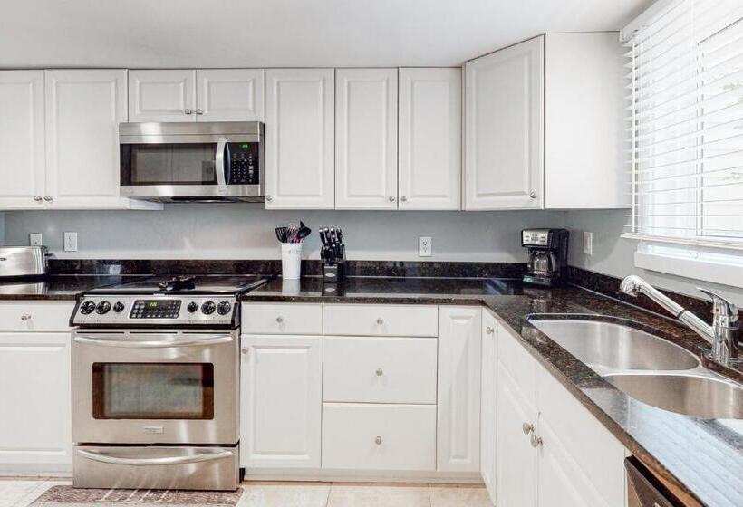 Отель Shipmaster 1805