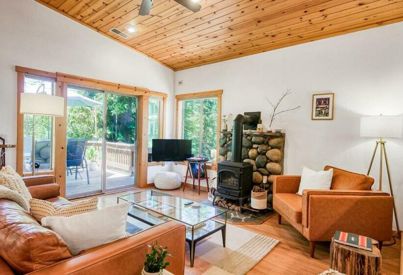 ホテル Truckee Treat