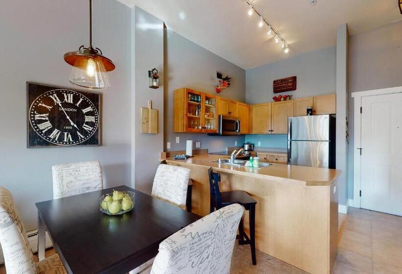 호텔 Copper Springs Lodge 430