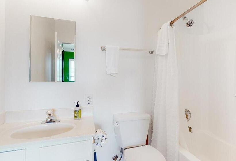 בית מלון כפרי Folly Me To The Beach!