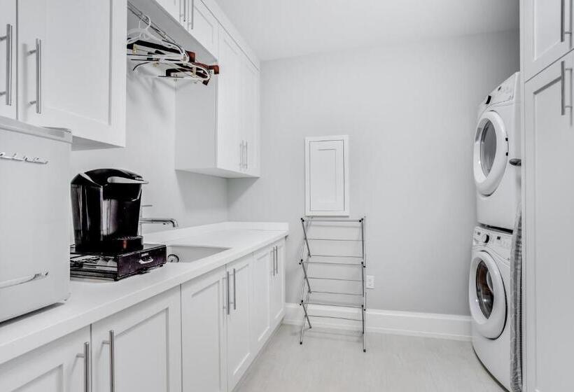 ホテル Naples Square Paradise