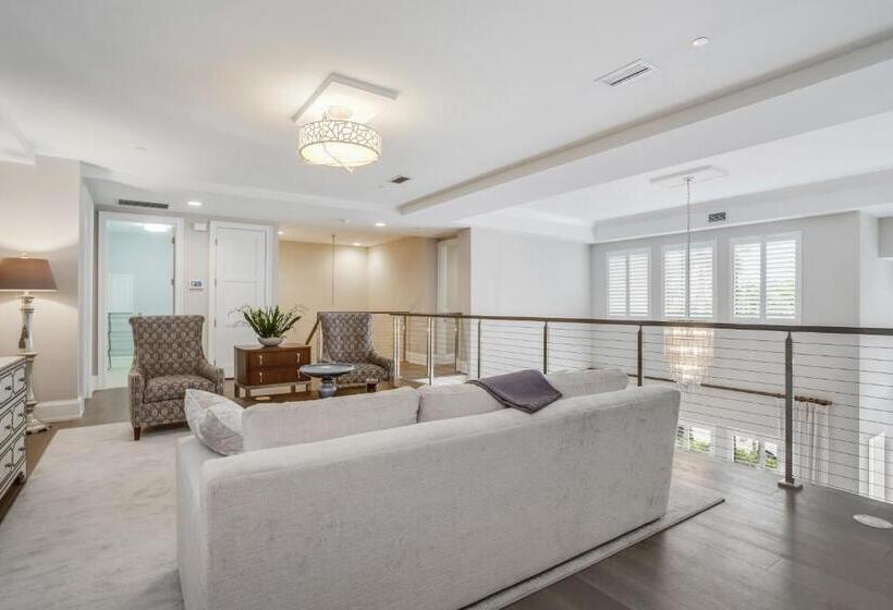 호텔 Naples Square Paradise