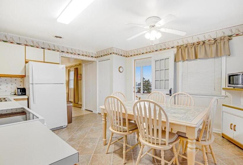 فندق 37534 Lighthouse Rd #202