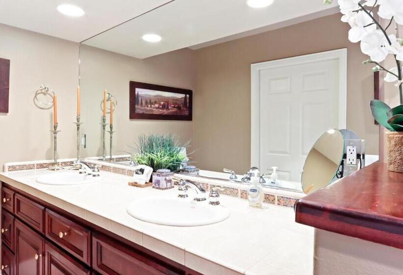 فندق Broken Top Condo